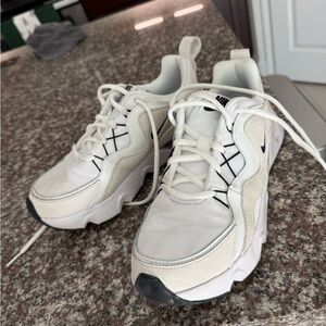 Nike women’s RYZ 365